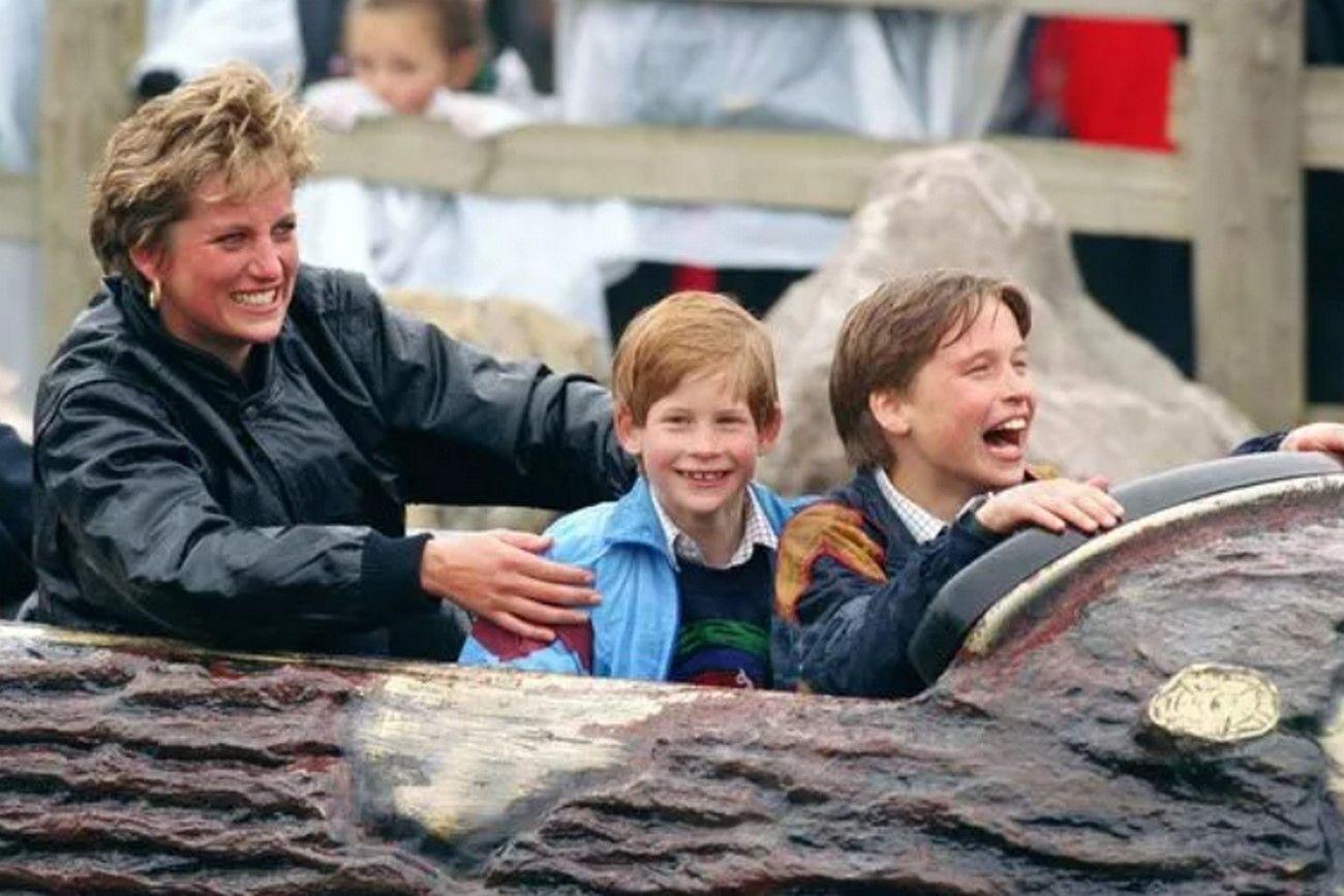 These 50 photos of the royal family were kept from the public