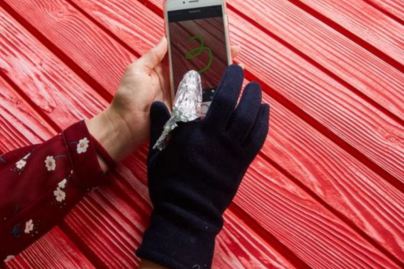 Aluminum Foil and Gloves.jpg?format=webp