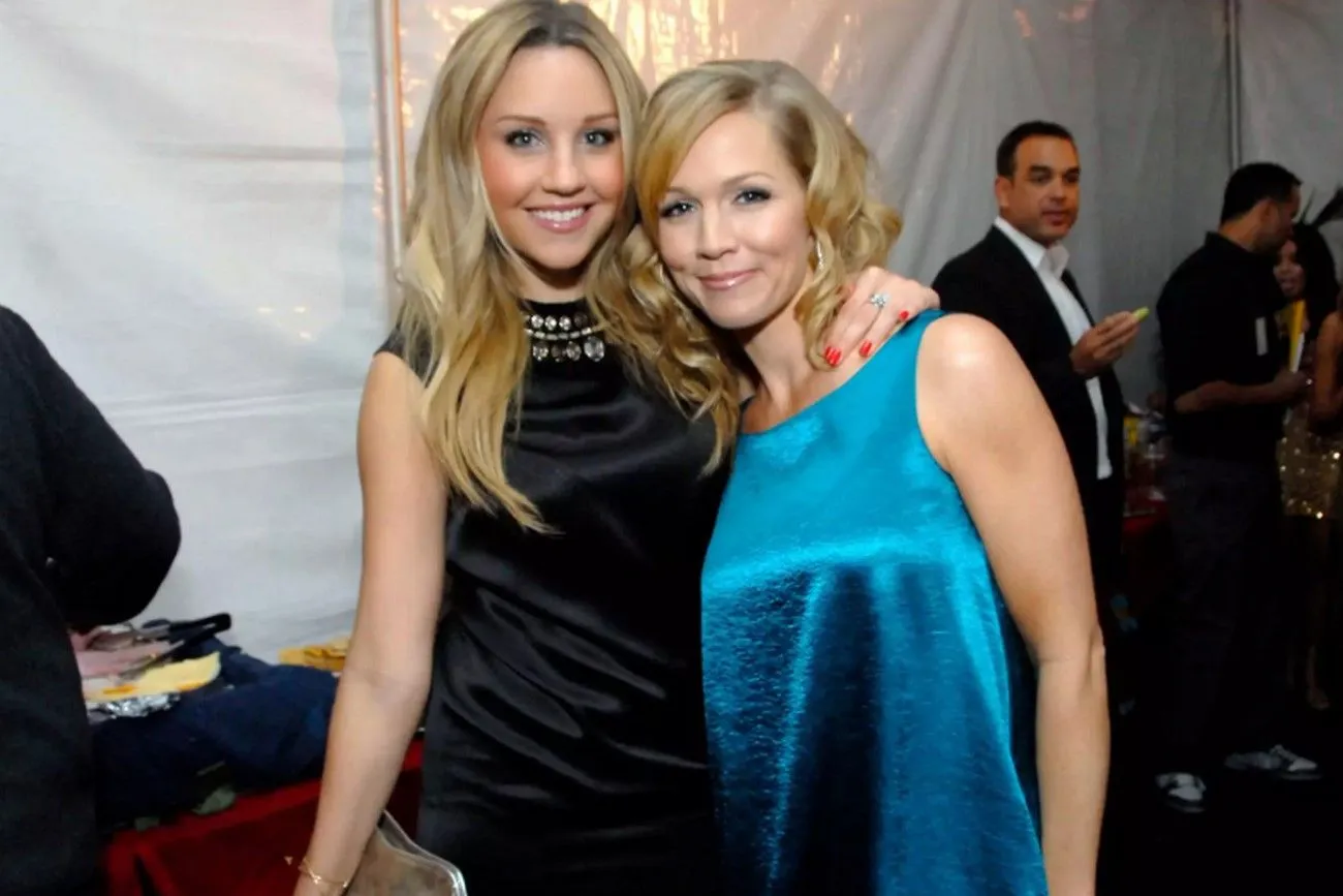 Amanda Bynes and Jennie Garth – What I Like About You.jpg?format=webp