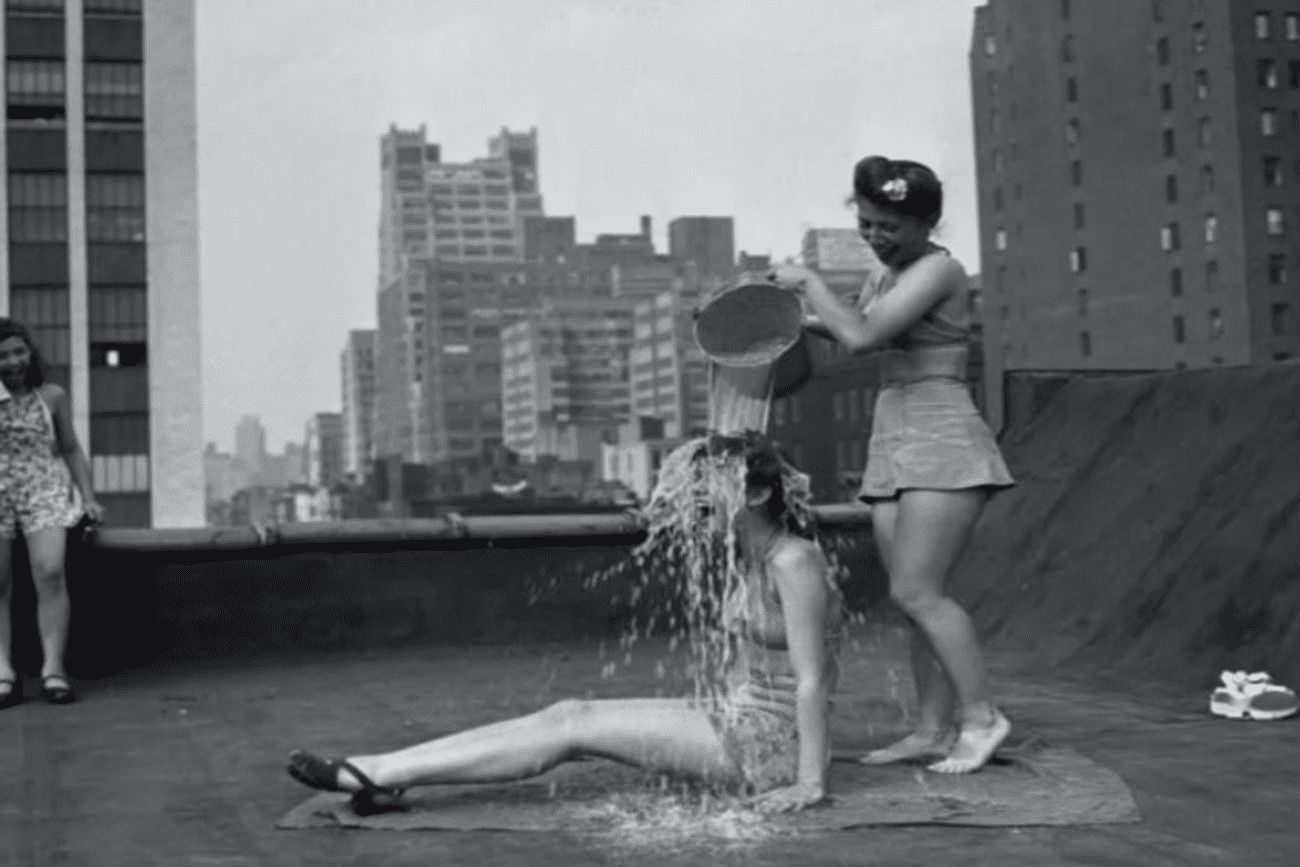 Keeping Cool – New York City, 1943.jpg