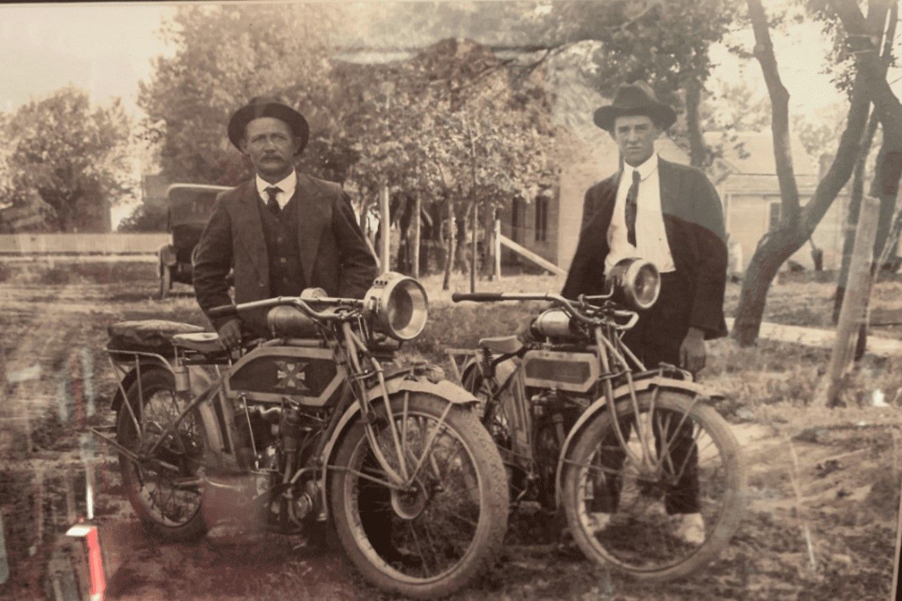 Vintage Rider – 1900s.jpg